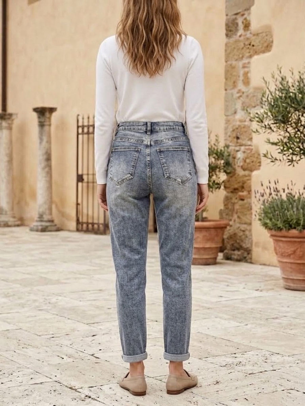     Jeans donna mom fit elasticizzato, vista posteriore