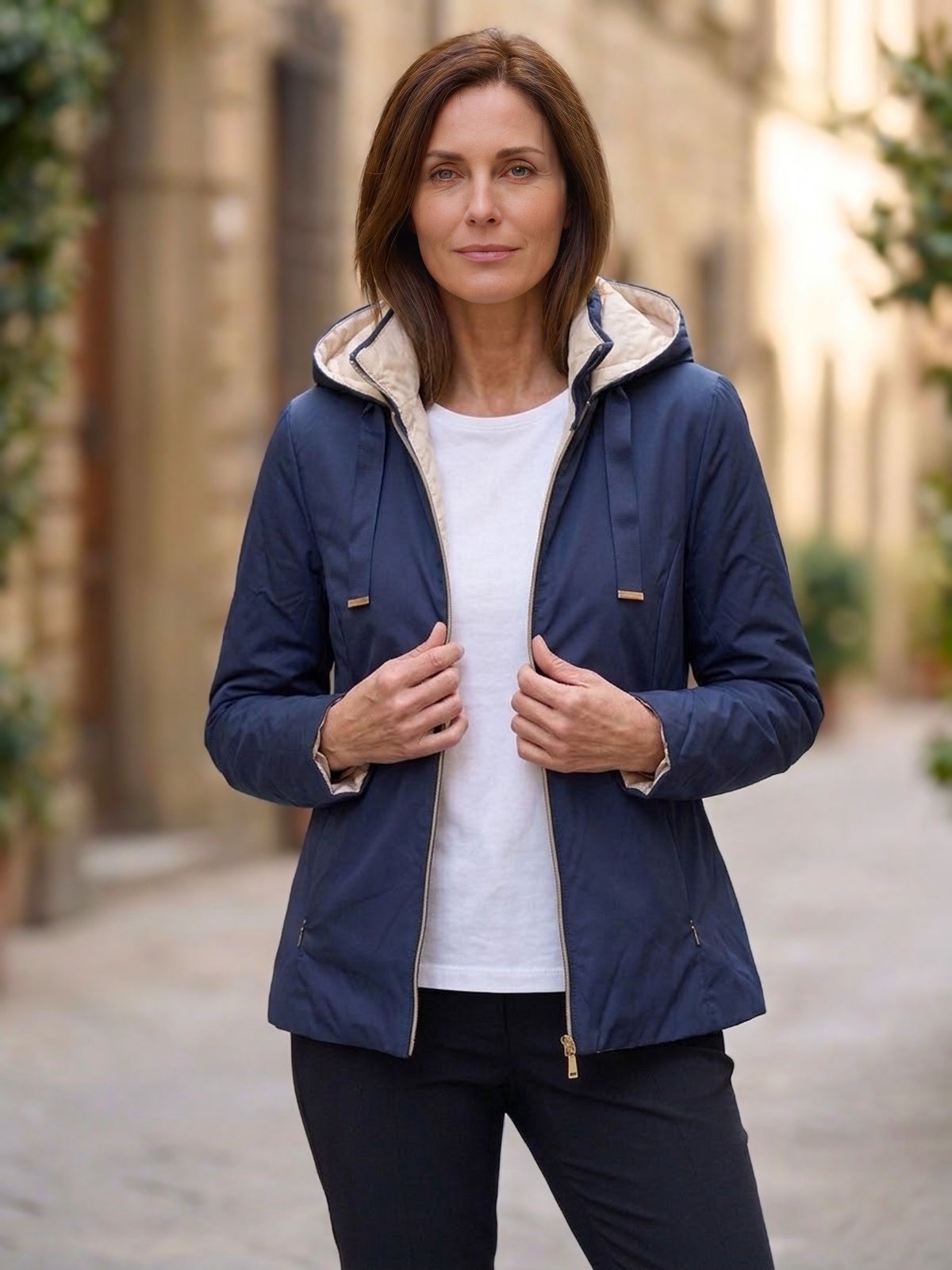     Giubbino donna reversibile leggermente imbottito blu con vestibilità regolare