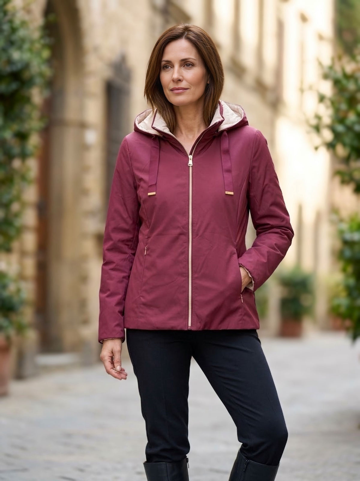     Giubbino donna reversibile leggermente imbottito bordeaux con vestibilità regolare