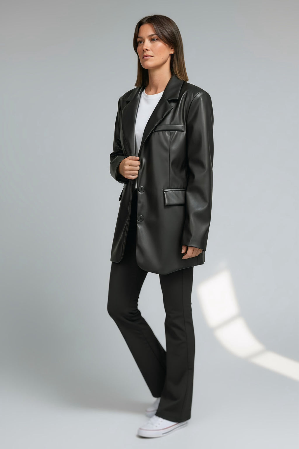 Maxi giacca ecopelle nera stile blazer lungo over-size - Centro della Pelle
